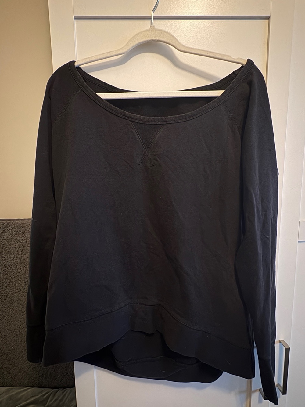 lululemon athletica Black Scoop-Neck Long Sleeve Pullover 12